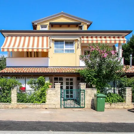 Viviana Brown Apartament *