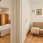 Viviana Brown Novigrad (Istria)