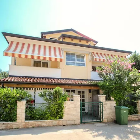 Viviana Brown Novigrad Istria